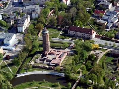 Brodnica z lotu ptaka i ruiny zamku krzyżackiego w Brodnicy