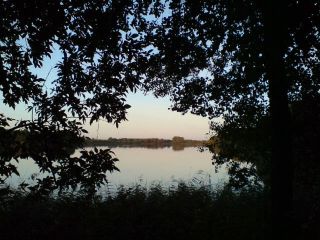 Jezioro Więcborskie o zmroku