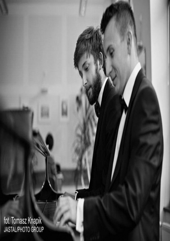 Galeria dla Koncert „Od Moniuszki do Nirvany” Dombrova Piano Duo