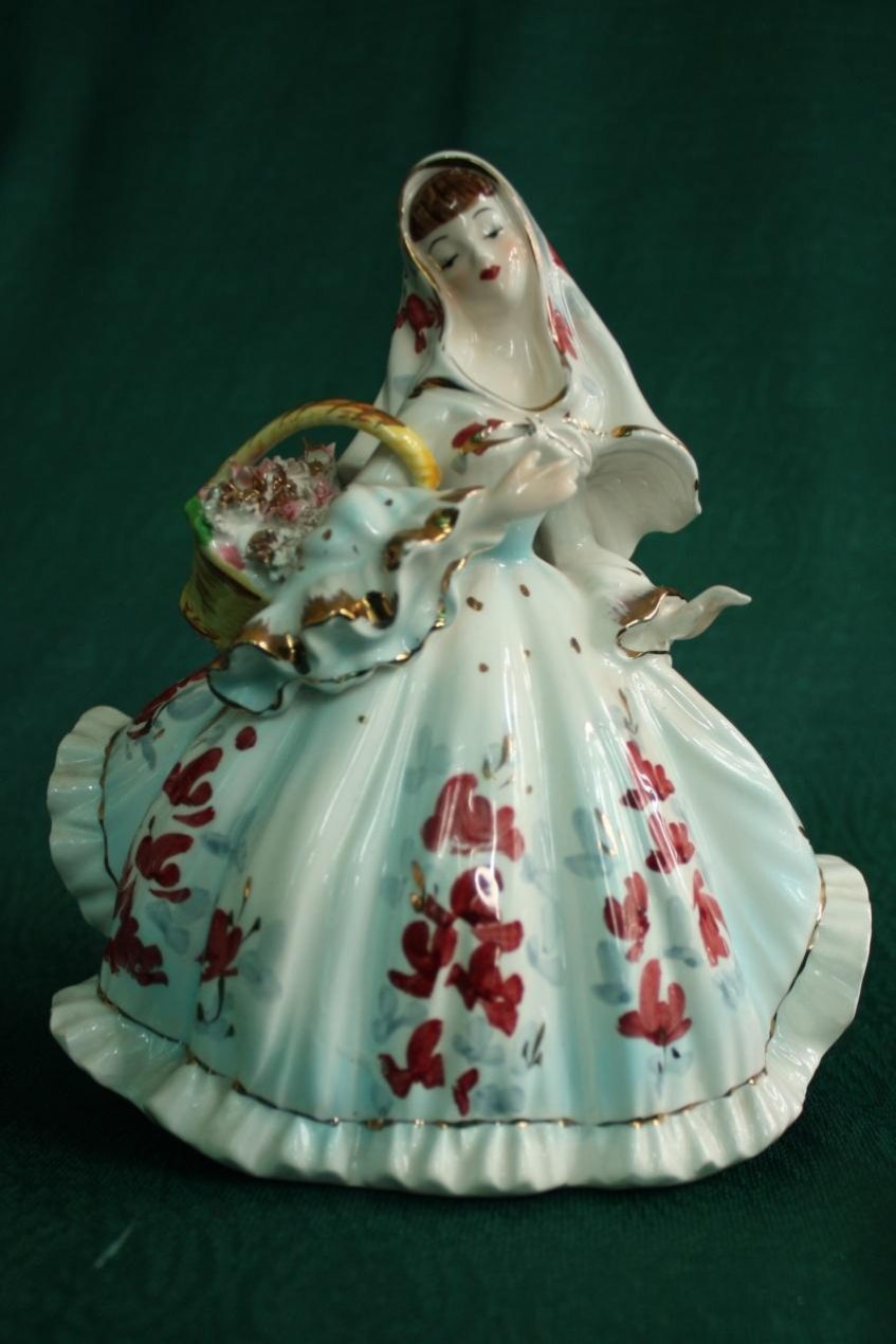 Ilustracja artykułu: Wystawa „Kochane bibeloty…”