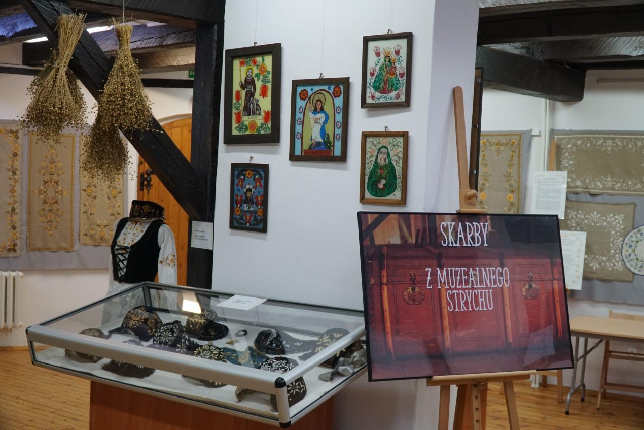 Ilustracja artykułu: Wystawa „Skarby z Muzealnego Strychu”