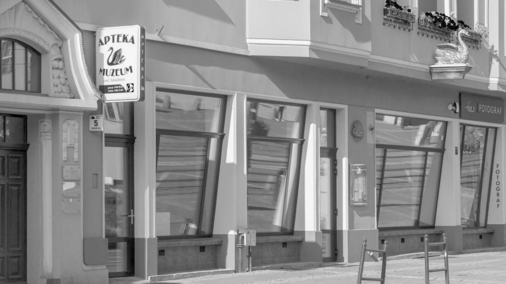 Ilustracja artykułu: Apteka pod Łabędziem