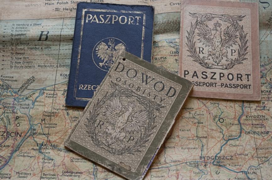 Ilustracja do wpisu: Wystawa „Dom w oddali. Polacy na