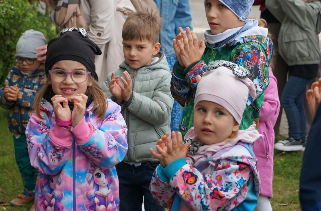Ilustracja artykułu: Etnoigraszki: Kwiecień plecień – rodzinne zabawy
