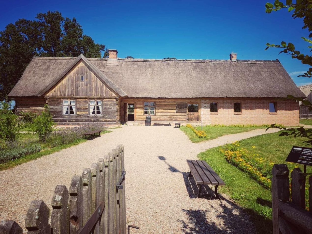 Ilustracja artykułu: Eskapada. Poznaj swój region z przewodnikiem