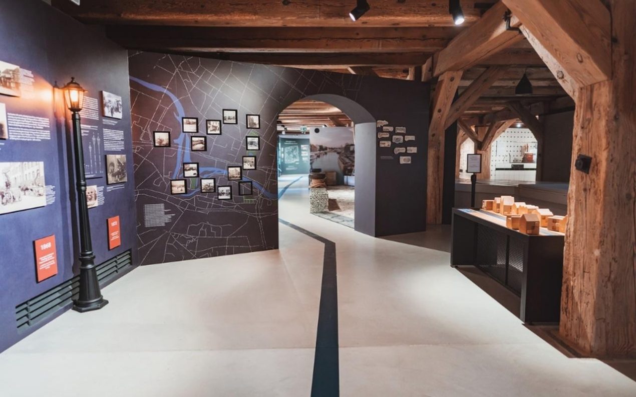 Ilustracja do wpisu: Oprowadzanie z przewodnikiem po wystawie „Węzły”