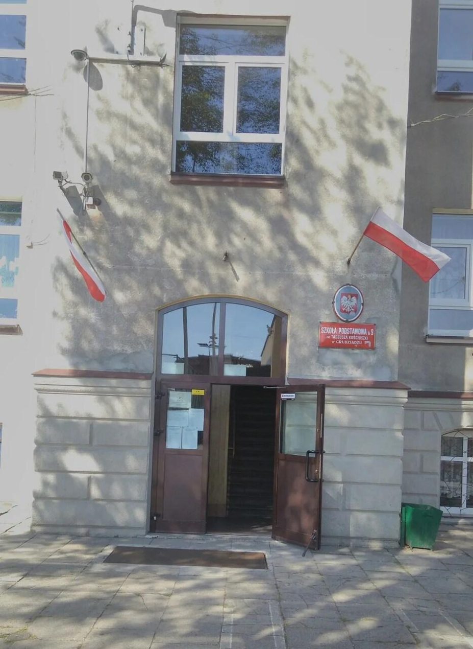 Ilustracja artykułu: Zwiedzanie budynku SP nr 9 w